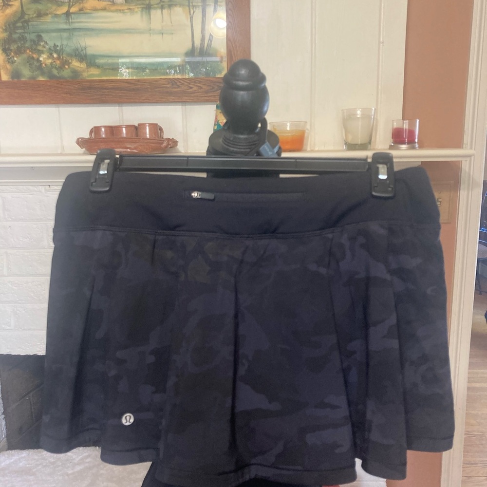 lululemon athletica Pace Rival midline skirt Camo Athletic Skirt size 10